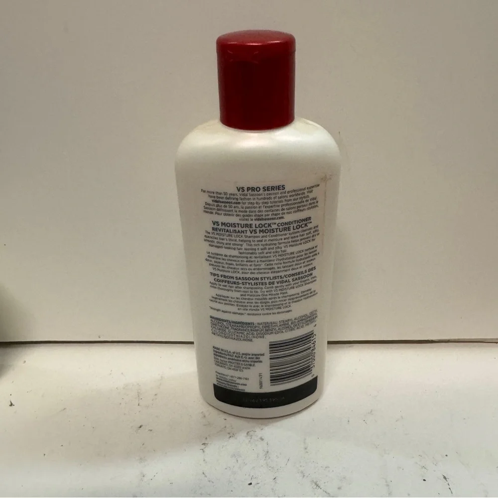 Vidal Sassoon Moisture Lock Conditioner 12 OZ